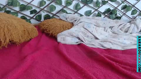 Snapshot of xararouxxx chatting on March 2025 11:12:02 AM S A R A 100K followers online show from March 2025 11:12:02 AM