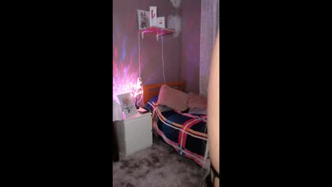 Snapshot of xararouxxx chatting on October 2025 07:34:01 PM S A R A 100K followers online show from October 2025 07:34:01 PM