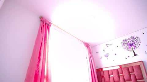 xayu online show from February 2025 06:57:02 PM