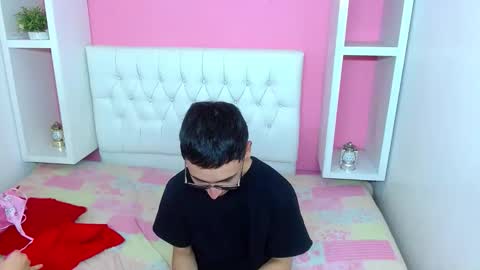 xcoupleplayxx online show from May 2026 03:01:01 AM