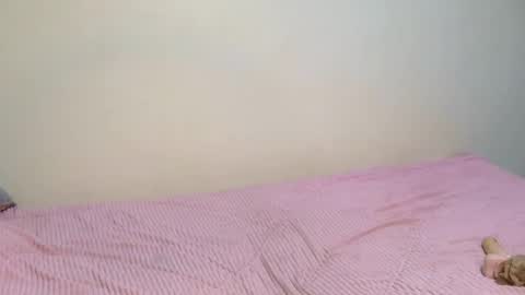 xeenah online show from February 2026 10:39:01 PM