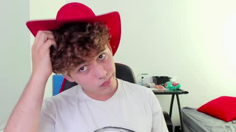 Snapshot of xhans17 chatting on December 2024 03:10:02 PM xhan online show from December 2024 03:10:02 PM