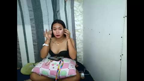 Snapshot of xhottiecausin2324 chatting on March 2026 02:17:02 PM xhottiecausin2324 online show from March 2026 02:17:02 PM