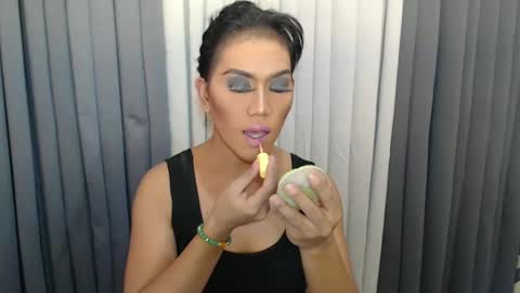 Snapshot of xhugejerkingtransx chatting on December 2024 04:19:02 AM GWEN THOMPSON ....... online show from December 2024 04:19:02 AM