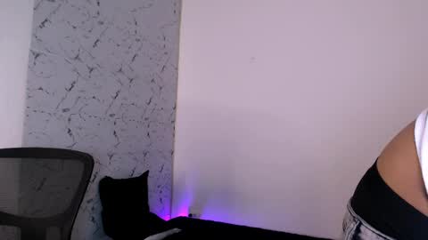 Snapshot of xiao_keiko chatting on April 2026 05:07:01 PM Xiao Keiko online show from April 2026 05:07:01 PM