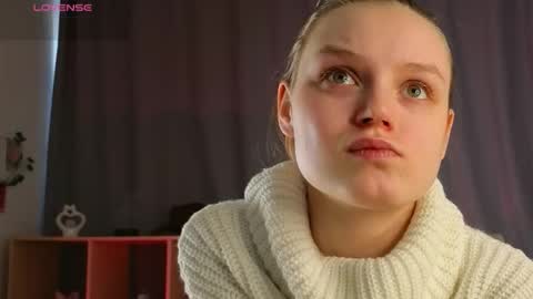 Luna and Lina online show from February 2026 04:06:01 AM