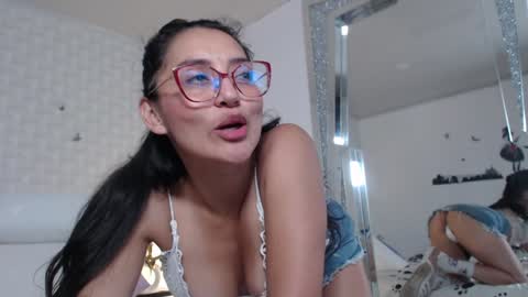 ximena suarez online show from February 2025 07:56:02 AM