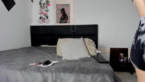 Snapshot of ximtia_xs chatting on December 2024 01:20:02 PM ximtia online show from December 2024 01:20:02 PM