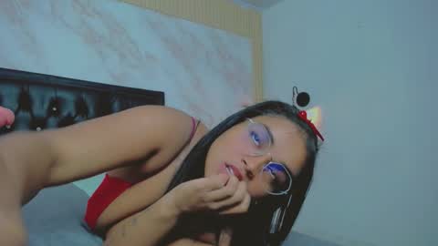 Snapshot of xiomy_fox chatting on February 2026 04:38:01 PM XiomyFox online show from February 2026 04:38:01 PM