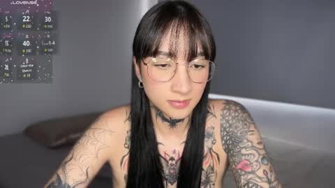 Snapshot of xisisxx chatting on April 2026 07:33:02 PM xisisxx online show from April 2026 07:33:02 PM