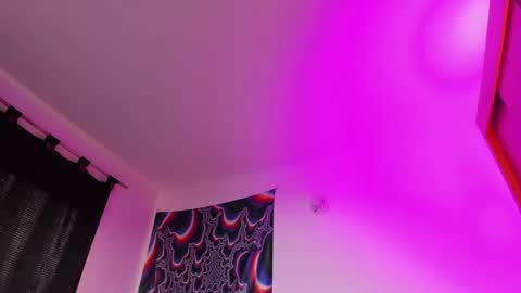 Snapshot of xizette_rotic chatting on March 2025 06:37:01 PM xizette online show from March 2025 06:37:01 PM