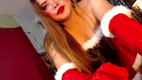 Snapshot of xkaytlyn_whitexx chatting on December 2025 05:48:02 AM Seductive Kaylyn online show from December 2025 05:48:02 AM
