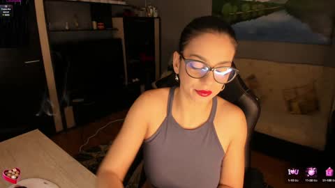 Lara online show from December 2024 10:13:02 PM