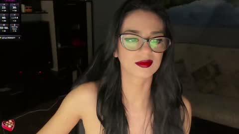 Lara online show from January 2025 10:28:01 PM