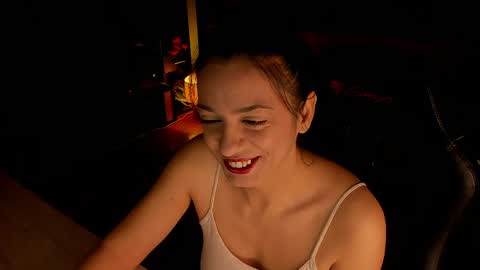 Lara online show from April 2026 09:13:01 PM