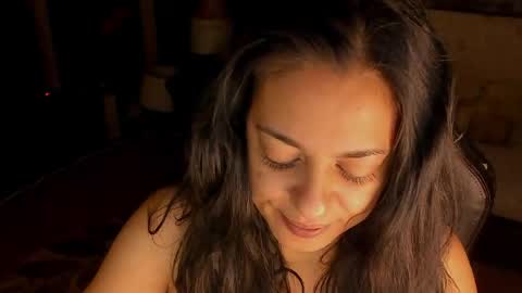 Lara online show from May 2026 09:43:01 PM