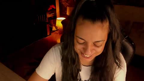 Lara online show from May 2026 08:50:02 PM