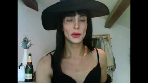 Snapshot of xlecram chatting on October 2025 01:51:02 PM Wendy online show from October 2025 01:51:02 PM