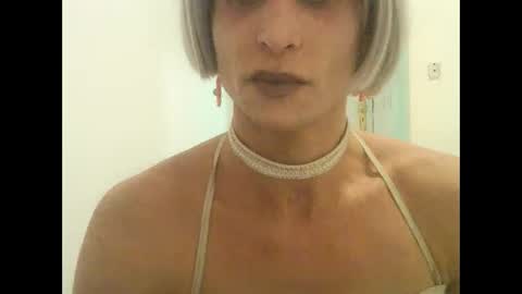 Snapshot of xlecram chatting on December 2025 01:22:01 AM Wendy online show from December 2025 01:22:01 AM