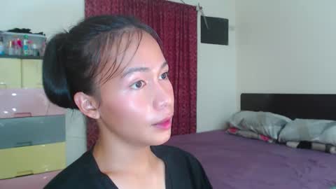 Snapshot of xlovely_destinyx chatting on February 2025 07:02:01 AM Alice online show from February 2025 07:02:01 AM