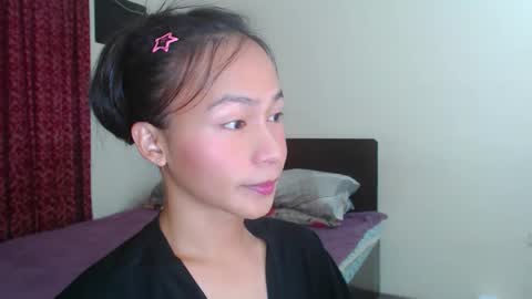 Snapshot of xlovely_destinyx chatting on February 2025 06:12:01 PM Alice online show from February 2025 06:12:01 PM