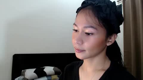 Snapshot of xlovely_destinyx chatting on February 2026 06:12:02 PM Alice online show from February 2026 06:12:02 PM