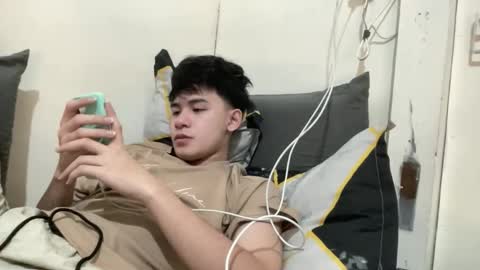 MIKAEL online show from December 2025 02:37:01 PM