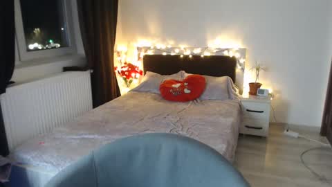 Snapshot of xmagic_pantherx chatting on December 2024 11:07:02 PM Magic Panther online show from December 2024 11:07:02 PM