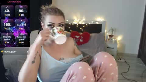 Snapshot of xmagic_pantherx chatting on January 2025 11:22:02 PM Magic Panther online show from January 2025 11:22:02 PM