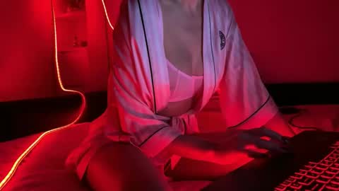 XMollyLoveX online show from December 2025 06:26:01 PM