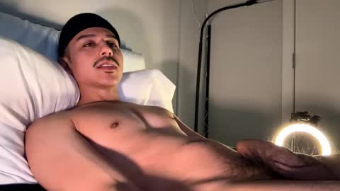 Snapshot of xmomentumx chatting on December 2024 06:04:02 PM xmomentumx online show from December 2024 06:04:02 PM