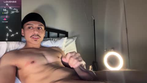 Snapshot of xmomentumx chatting on September 2025 05:40:01 AM xmomentumx online show from September 2025 05:40:01 AM