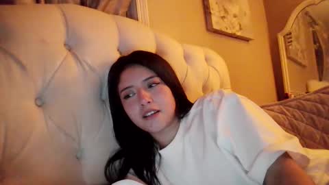 Snapshot of xochampagnemami chatting on February 2026 05:45:01 AM xochampagnemami online show from February 2026 05:45:01 AM