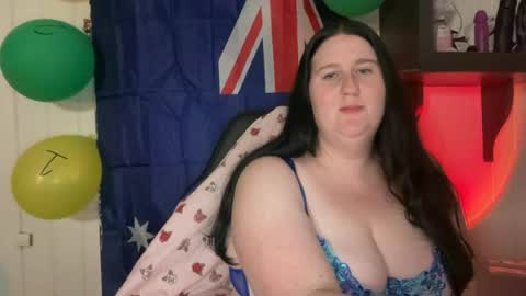 xopeachybaby online show from June 2026 06:40:01 AM