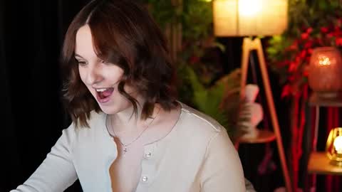 Snapshot of xoxo_molly chatting on October 2025 01:41:02 PM xoxo_molly online show from October 2025 01:41:02 PM