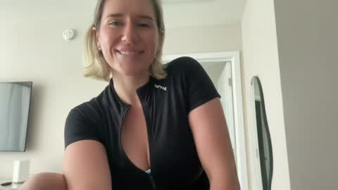 jenn online show from June 2026 05:04:02 PM