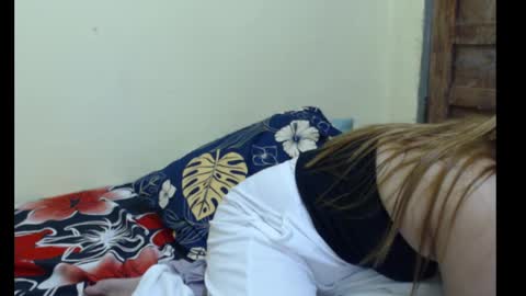 Snapshot of xsexyhotmomma69x chatting on January 2025 07:26:01 AM merayel online show from January 2025 07:26:01 AM