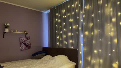 Milana online show from May 2026 04:20:01 AM