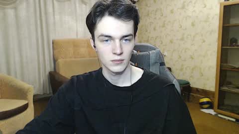 traqqq online show from December 2024 09:30:02 PM