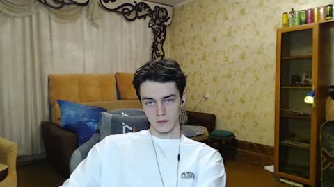 traqqq online show from December 2024 08:37:02 PM