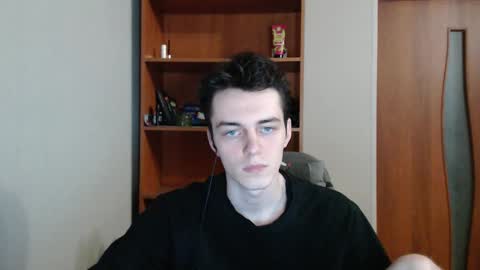 traqqq online show from September 2025 07:14:02 PM