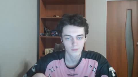 traqqq online show from November 2025 07:24:02 PM