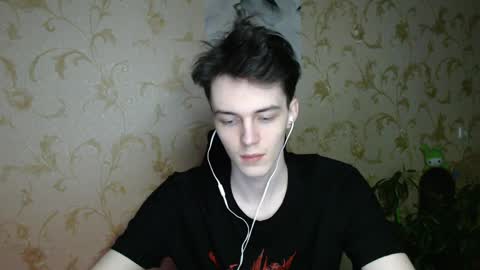 traqqq online show from April 2026 09:35:01 PM