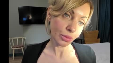 xvaleriax0 online show from September 2025 01:05:01 AM