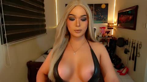 Snapshot of xworldclasskelly chatting on March 2026 08:27:02 PM K E L L Y online show from March 2026 08:27:02 PM