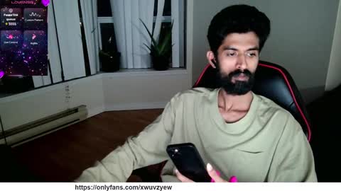 Snapshot of xwuvzyew chatting on January 2025 12:43:01 AM x online show from January 2025 12:43:01 AM