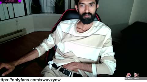 Snapshot of xwuvzyew chatting on January 2025 11:33:01 PM x online show from January 2025 11:33:01 PM
