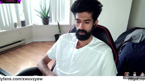 Snapshot of xwuvzyew chatting on January 2025 08:10:01 PM x online show from January 2025 08:10:01 PM