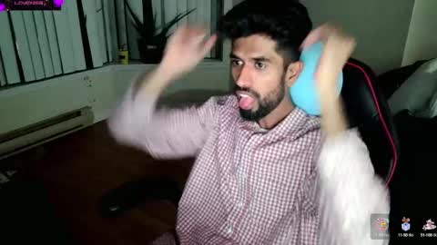 Snapshot of xwuvzyew chatting on January 2025 05:21:01 AM x online show from January 2025 05:21:01 AM