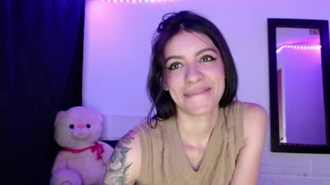 Snapshot of xx_johnson_xx chatting on May 2026 10:36:01 AM VALE online show from May 2026 10:36:01 AM